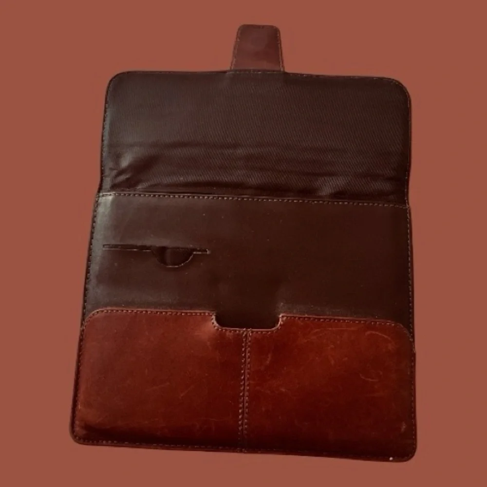 Targus Brown Saddle Leather Case for iPad | Brown | Preowned